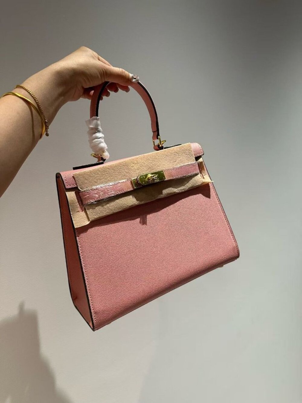 Classic Hermes Bag: A Stylish and Versatile Choice for Elegance